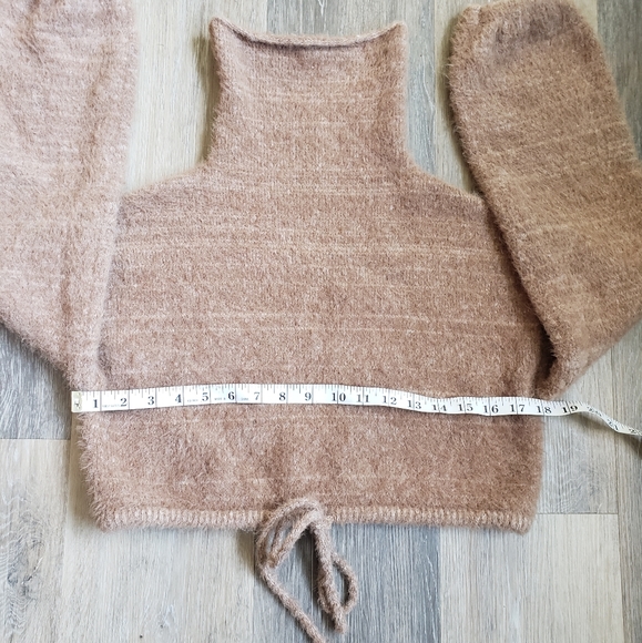 SUPER CUTE SWEATER - Picture 4 of 11